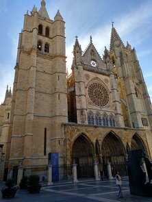 Leon - historic visit of the city with cathedral and tourist train